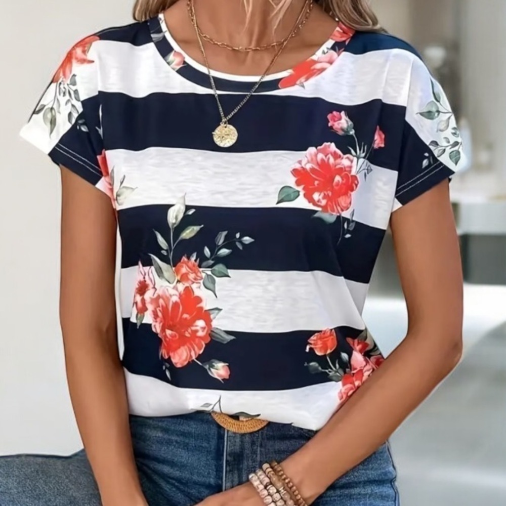 Black White Floral Top - Picture 3 of 4
